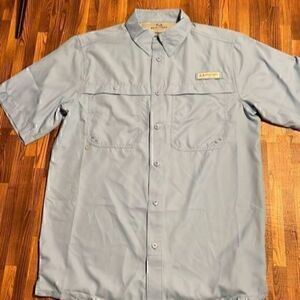 Realtree men’s fishing shirt. Size small. Sky blue color